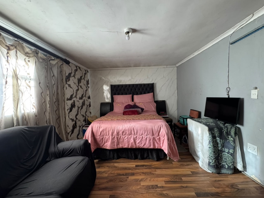 5 Bedroom Property for Sale in Forest Village Western Cape